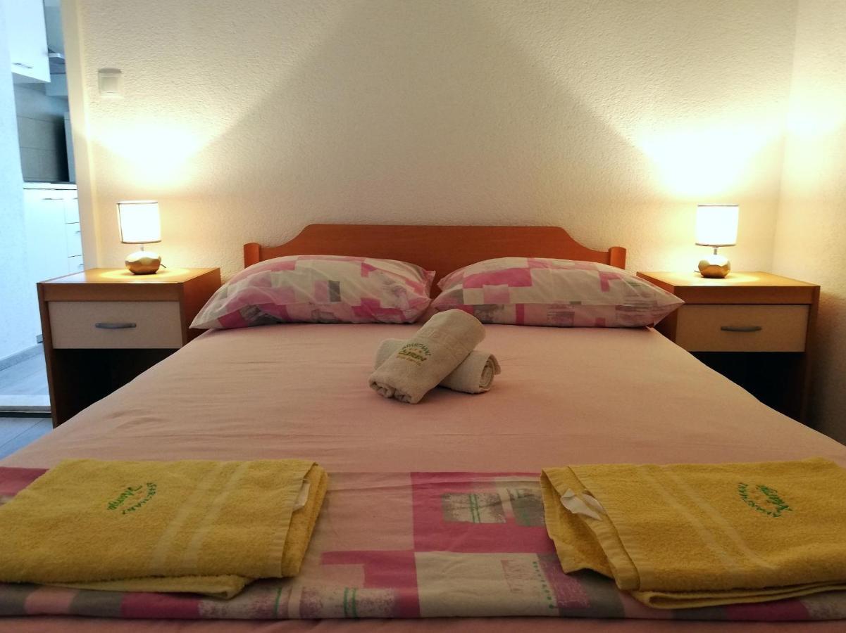 Apartments Amfora Gdinj Экстерьер фото