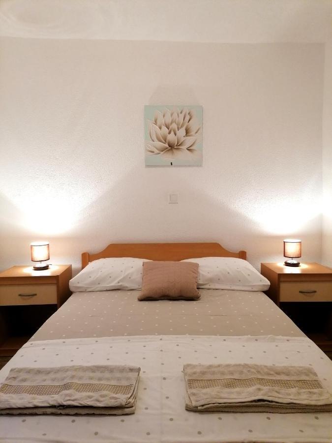 Apartments Amfora Gdinj Экстерьер фото