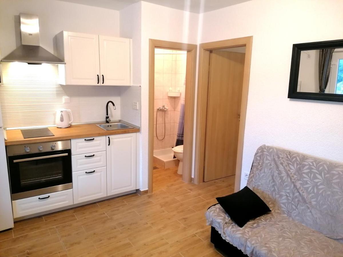 Apartments Amfora Gdinj Экстерьер фото