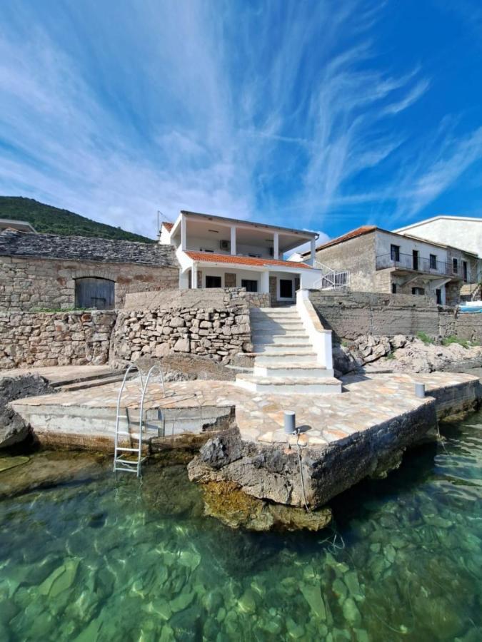 Apartments Amfora Gdinj Экстерьер фото
