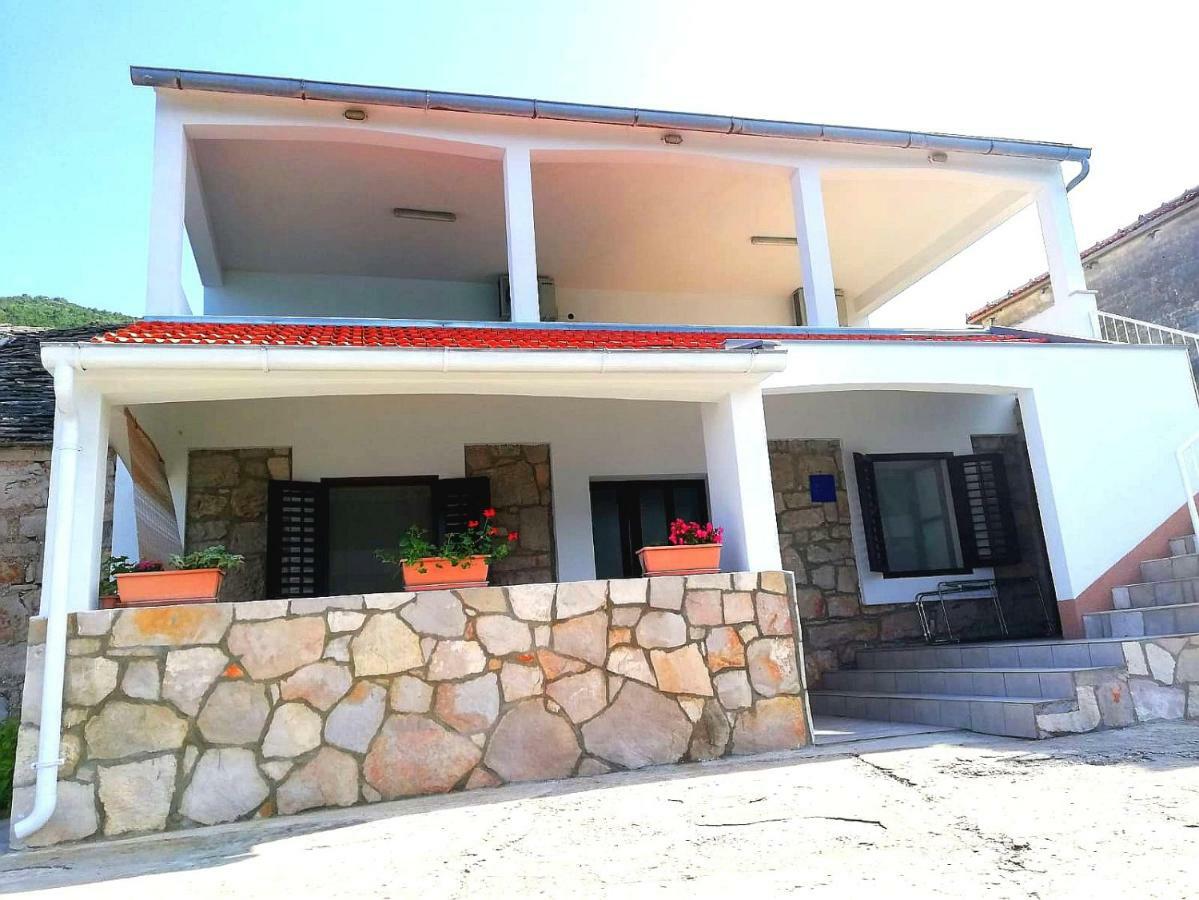 Apartments Amfora Gdinj Экстерьер фото